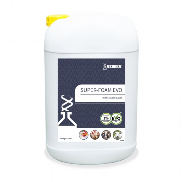 Super Foam EVO lúgos habtisztító 25 liter kannában